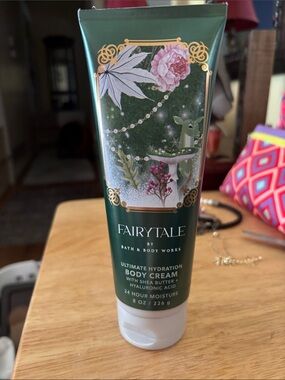 Bath & Body Works Fairytale Ultimate Hydration Body Cream - Dark Green